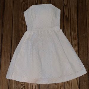 Lily Pulitzer strapless, eyelet white dress. 00